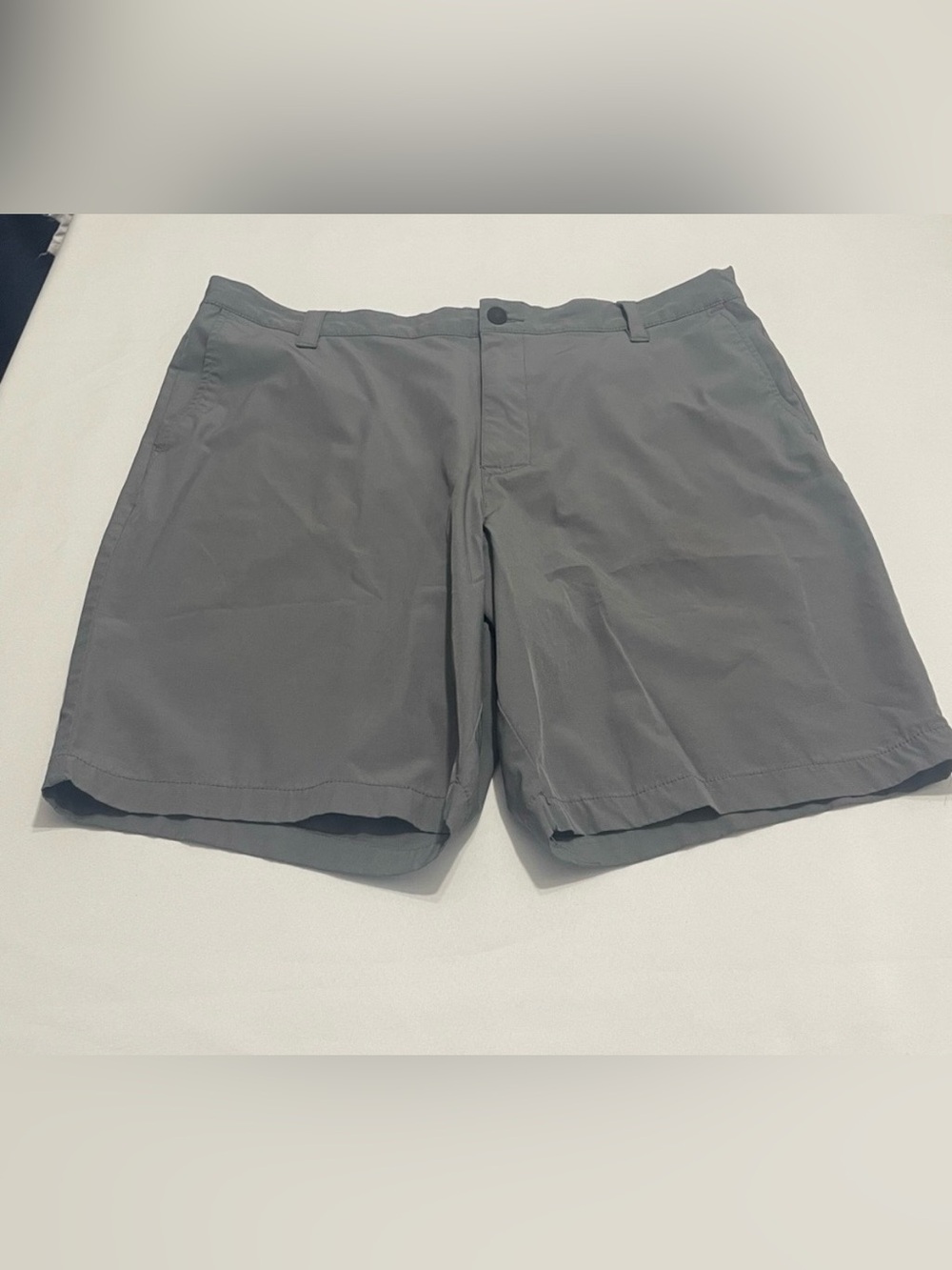 Banana Republic Men's Gray Flat-Front Performance Shorts